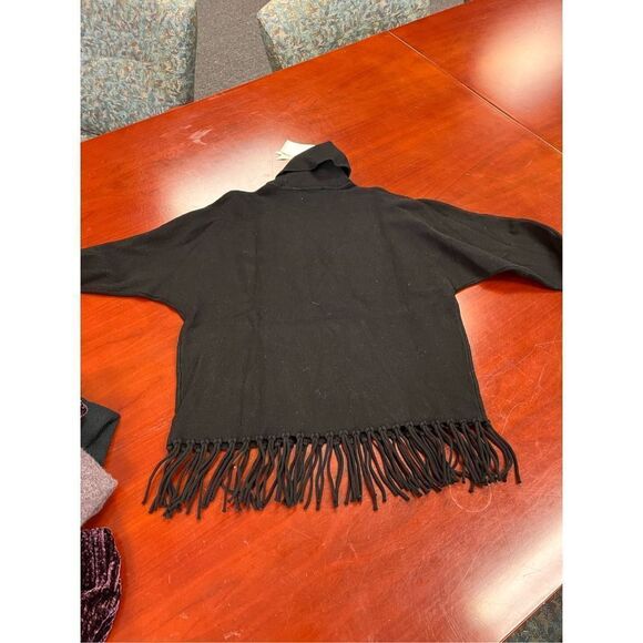 Carmen Marc Valvo Black Fringe Hem Viscose Soft Blend Turtleneck Sweater sz M N - Picture 4 of 5